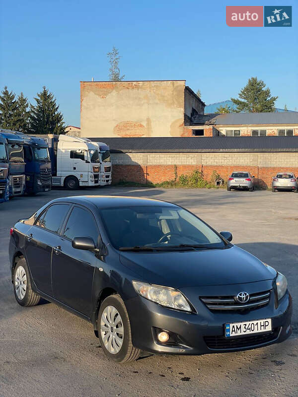 Седан Toyota Corolla 2008 в Киеве