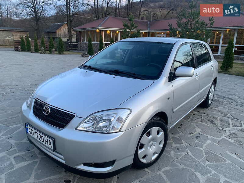 Хэтчбек Toyota Corolla 2002 в Нижних Воротах