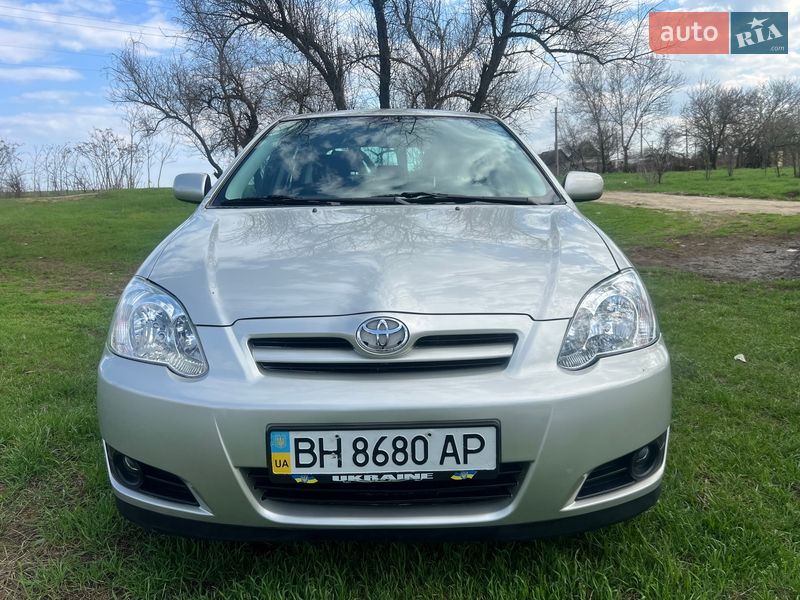 Хэтчбек Toyota Corolla 2006 в Великодолинском