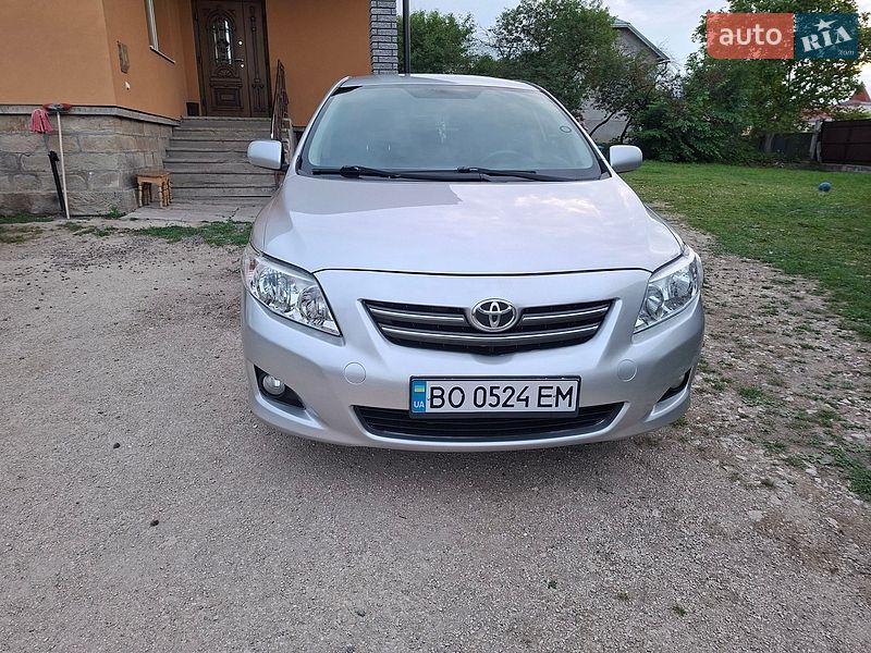 Седан Toyota Corolla 2008 в Тернополе