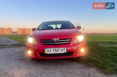 Седан Toyota Corolla 2008 в Лебедині