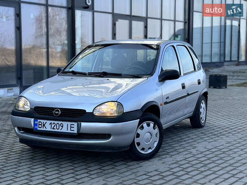 Хэтчбек Opel Corsa 1998 в Ровно