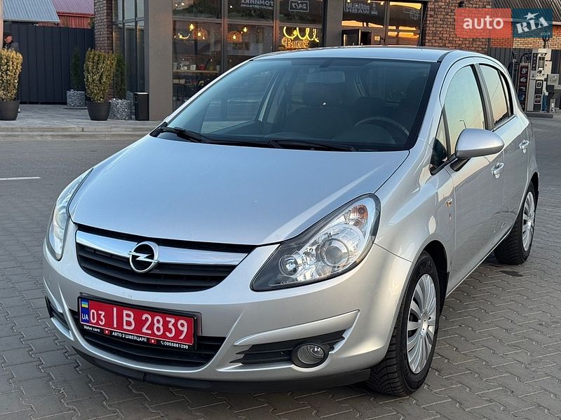 Хэтчбек Opel Corsa 2010 в Луцке