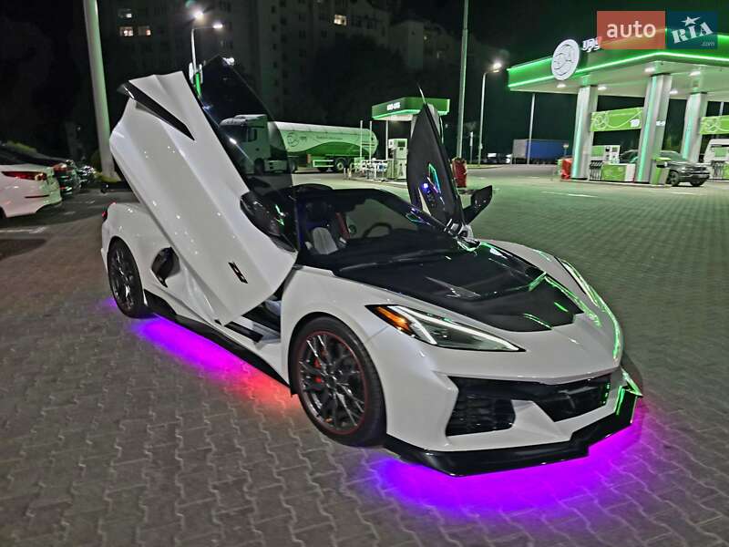 Кабриолет Chevrolet Corvette 2022 в Киеве