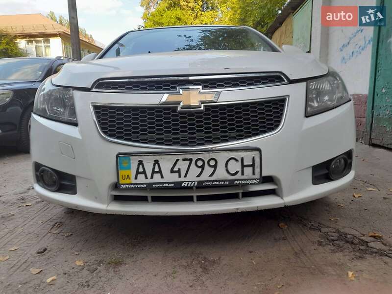 Седан Chevrolet Cruze 2010 в Києві