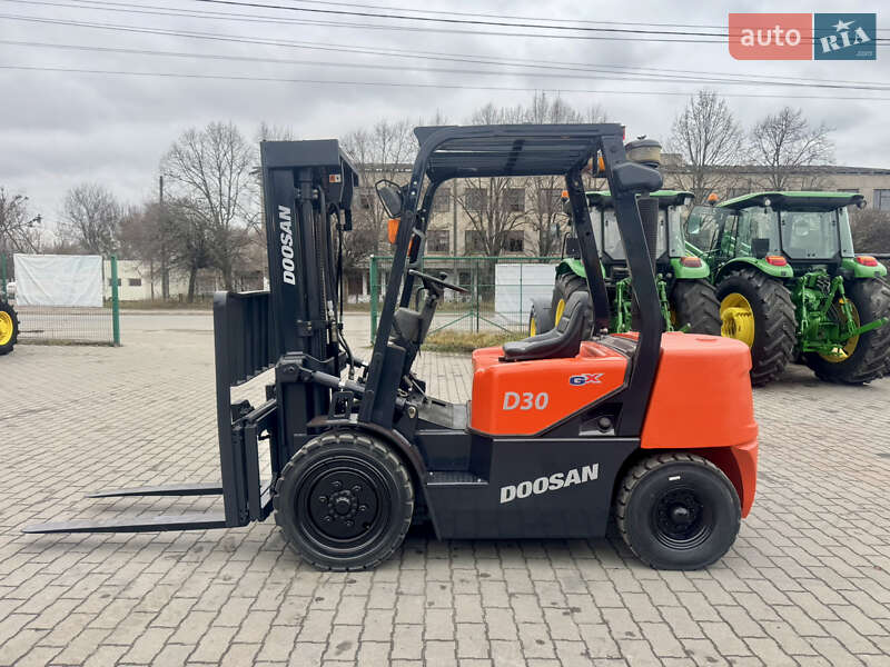 Вилочный погрузчик Doosan D 30C 2012 в Радомышле Вилочный погрузчик Doosan D 30C 2012 в Радомышле