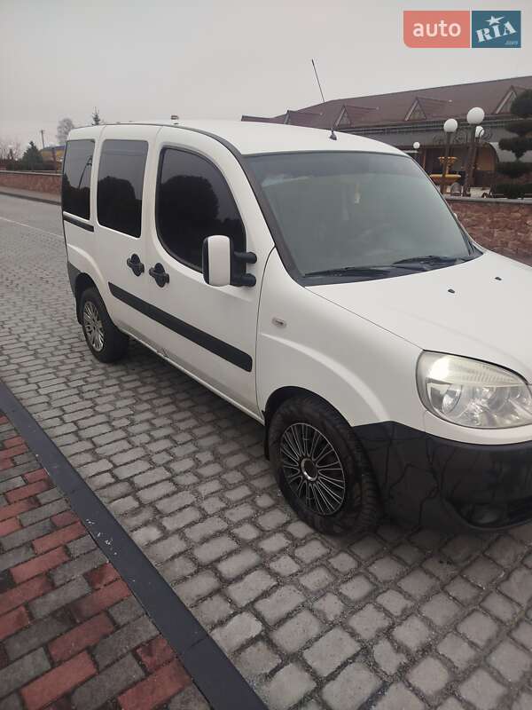 Минивэн Fiat Doblo 2006 в Шепетовке Минивэн Fiat Doblo 2006 в Шепетовке