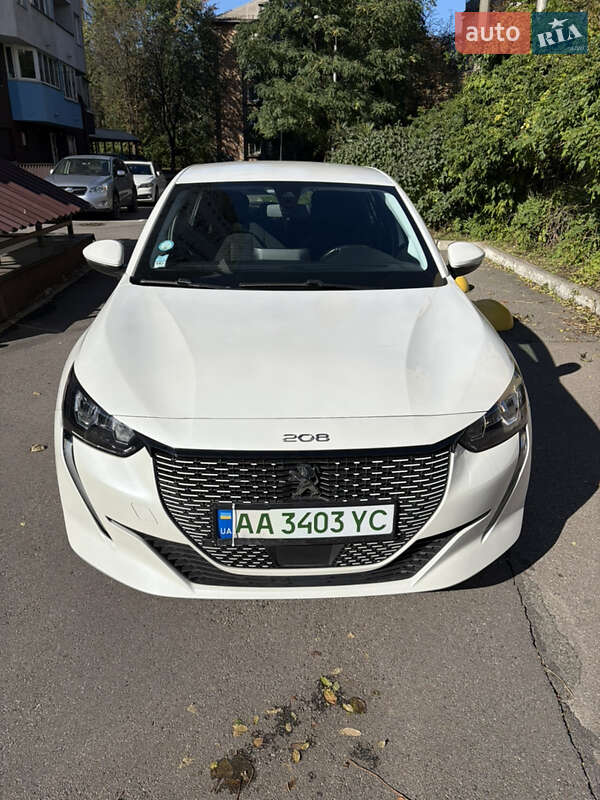 Хэтчбек Peugeot e-208 2020 в Киеве