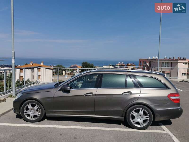 Универсал Mercedes-Benz E-Class 2011 в Ивано-Франковске