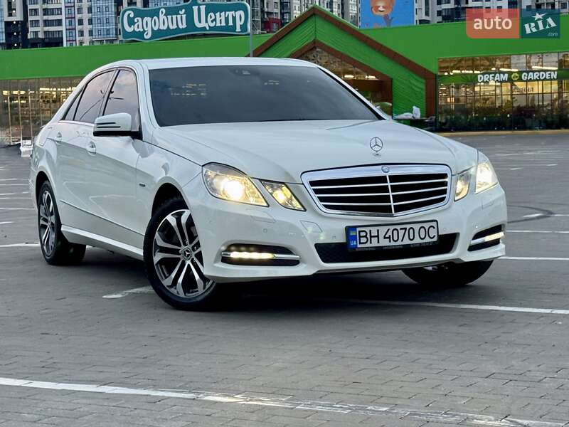 Седан Mercedes-Benz E-Class 2011 в Одессе