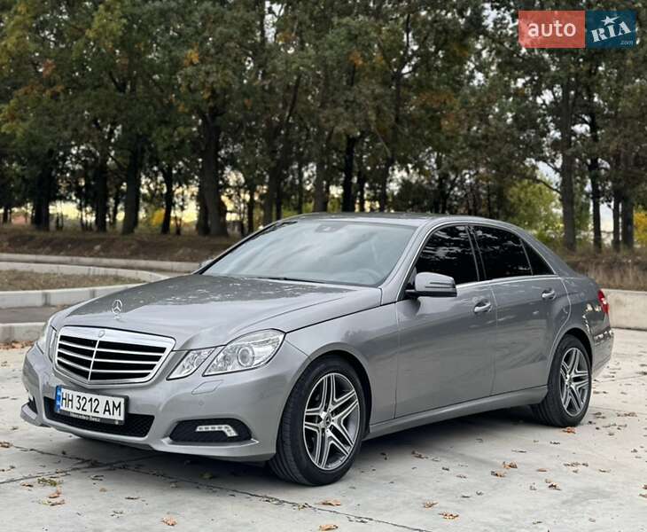 Седан Mercedes-Benz E-Class 2010 в Киеве Седан Mercedes-Benz E-Class 2010 в Киеве
