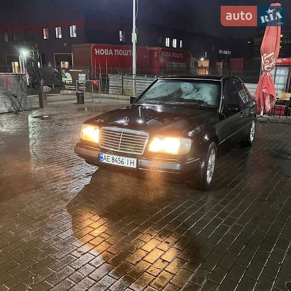 Седан Mercedes-Benz E-Class 1986 в Кривом Роге Седан Mercedes-Benz E-Class 1986 в Кривом Роге