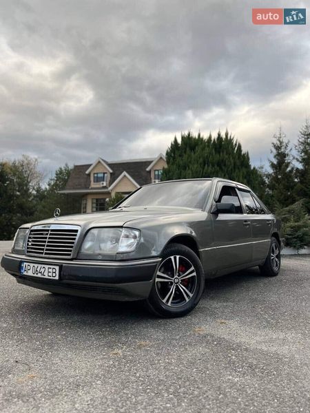 Седан Mercedes-Benz E-Class 1988 в Сколе