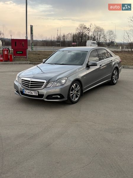 Седан Mercedes-Benz E-Class 2009 в Самборе Седан Mercedes-Benz E-Class 2009 в Самборе