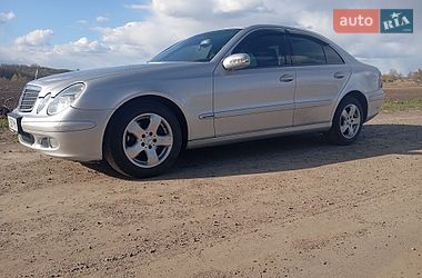 Седан Mercedes-Benz E-Class 2003 в Ромнах