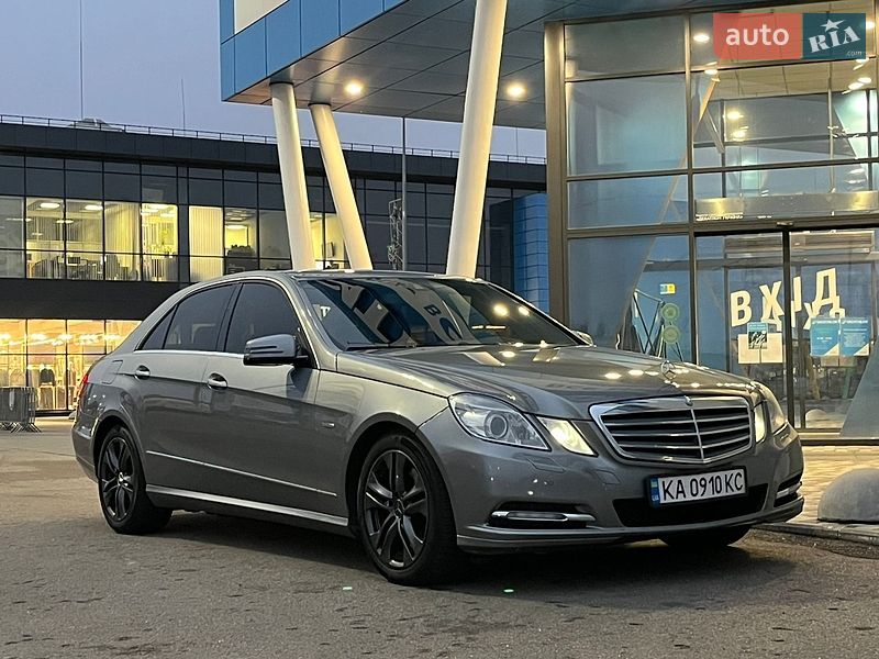 Седан Mercedes-Benz E-Class 2011 в Києві