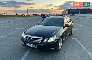 Седан Mercedes-Benz E-Class 2010 в Львові