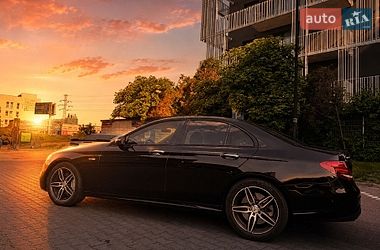 Седан Mercedes-Benz E-Class 2017 в Києві