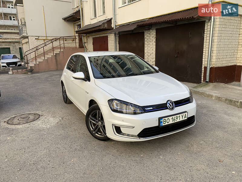 Хэтчбек Volkswagen e-Golf 2015 в Тернополе