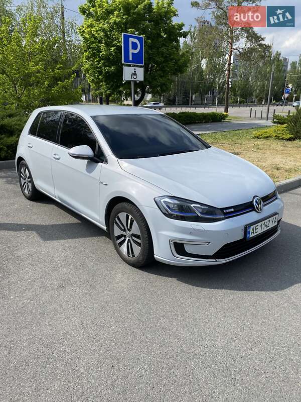 Хэтчбек Volkswagen e-Golf 2018 в Днепре