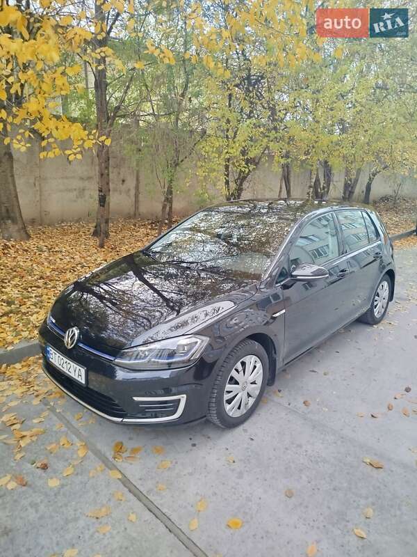 Хэтчбек Volkswagen e-Golf 2018 в Ивано-Франковске