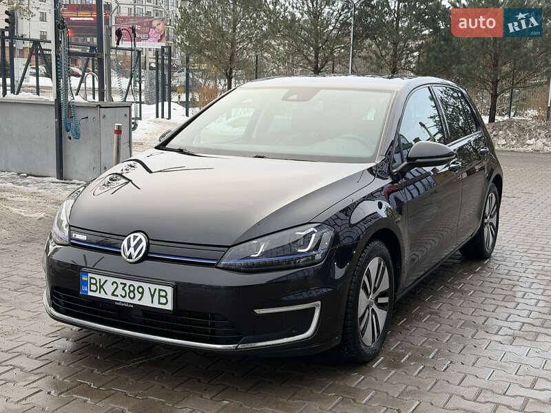 Хэтчбек Volkswagen e-Golf 2015 в Ровно Хэтчбек Volkswagen e-Golf 2015 в Ровно