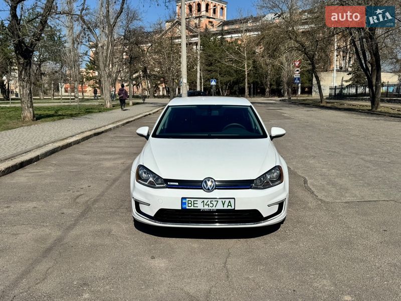 Хэтчбек Volkswagen e-Golf 2016 в Николаеве
