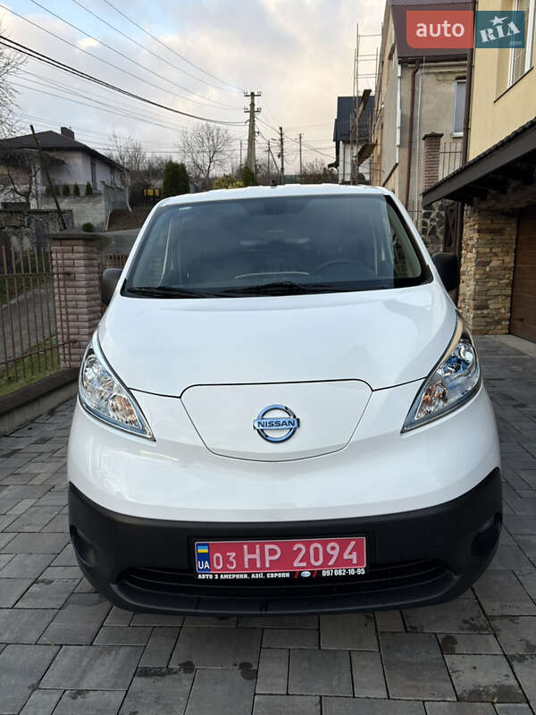 Грузовой фургон Nissan e-NV200 2016 в Ровно Грузовой фургон Nissan e-NV200 2016 в Ровно