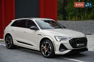 Позашляховик / Кросовер Audi e-tron S 2022 в Львові