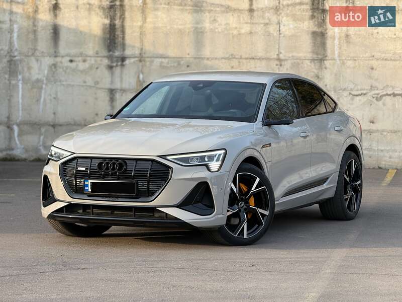 Позашляховик / Кросовер Audi e-tron Sportback 2020 в Рівному