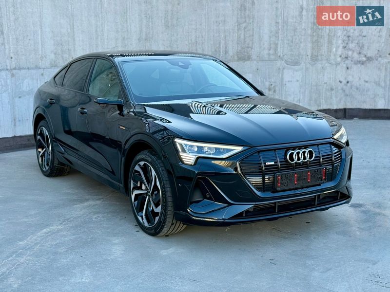 Позашляховик / Кросовер Audi e-tron Sportback 2021 в Києві