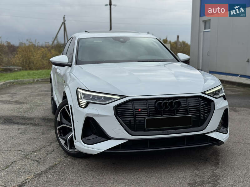 Внедорожник / Кроссовер Audi e-tron 2021 в Ужгороде