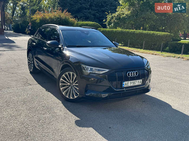 Внедорожник / Кроссовер Audi e-tron 2019 в Днепре