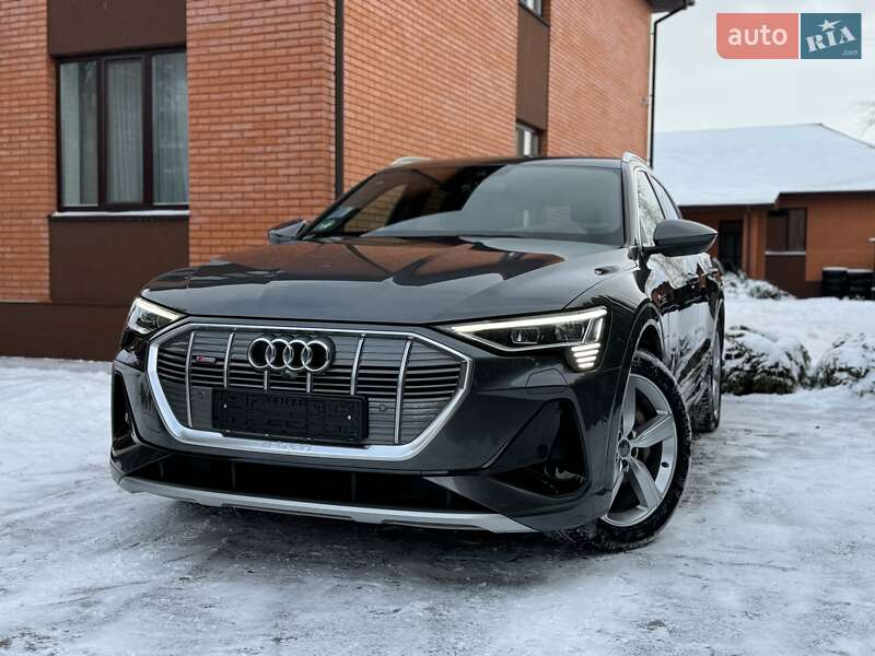 Внедорожник / Кроссовер Audi e-tron 2020 в Киеве