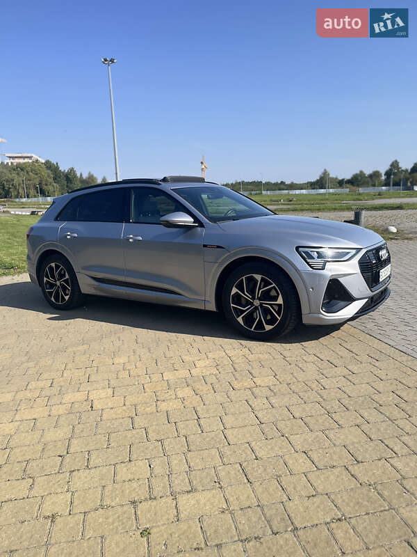 Позашляховик / Кросовер Audi e-tron 2022 в Львові Позашляховик / Кросовер Audi e-tron 2022 в Львові