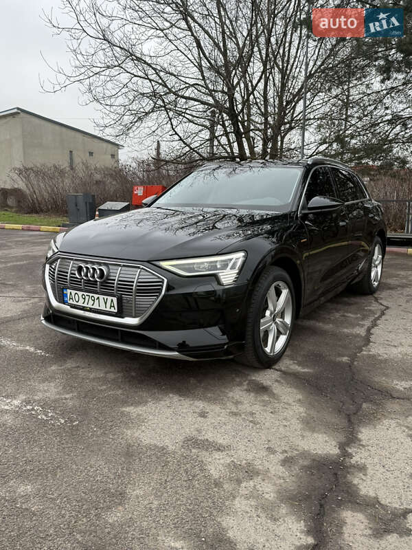 Позашляховик / Кросовер Audi e-tron 2020 в Іршаві