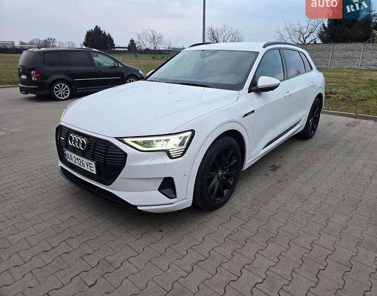Внедорожник / Кроссовер Audi e-tron 2019 в Киеве