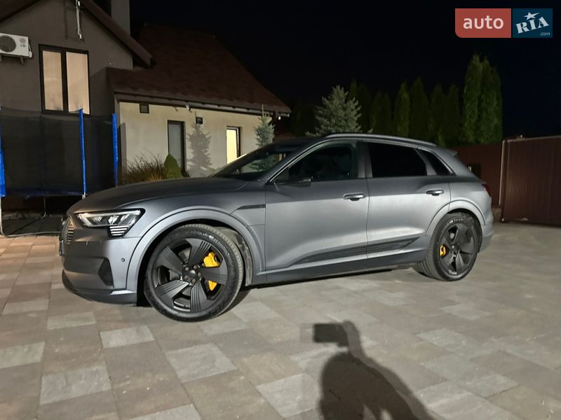 Внедорожник / Кроссовер Audi e-tron 2019 в Ирпене