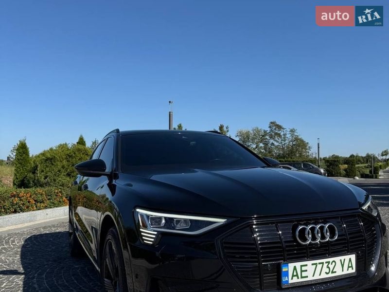 Позашляховик / Кросовер Audi e-tron 2021 в Дніпрі