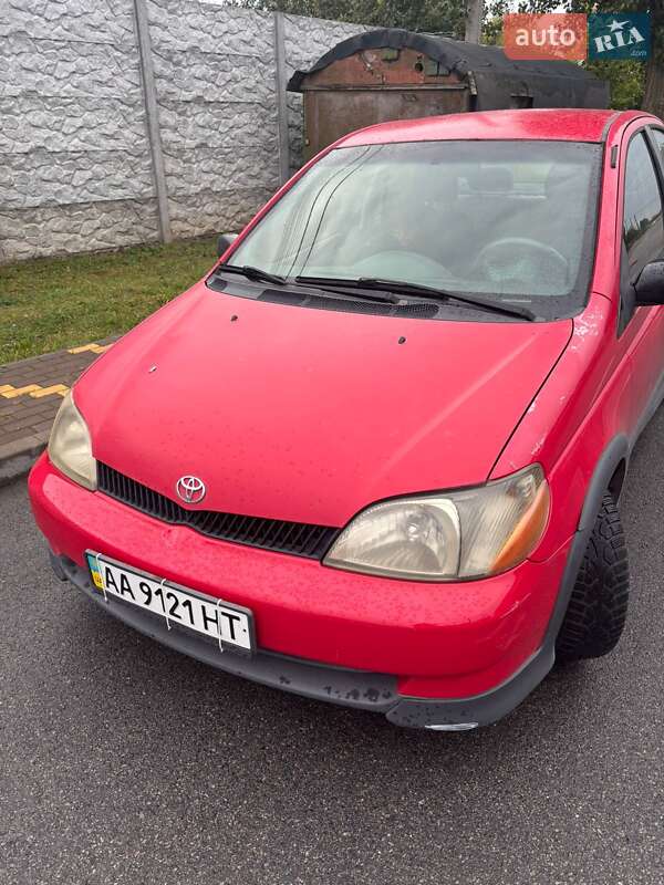 Седан Toyota Echo 2001 в Киеве