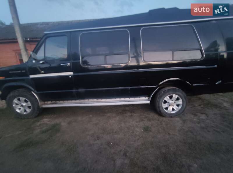 Минивэн Ford Econoline 1988 в Сновске Минивэн Ford Econoline 1988 в Сновске
