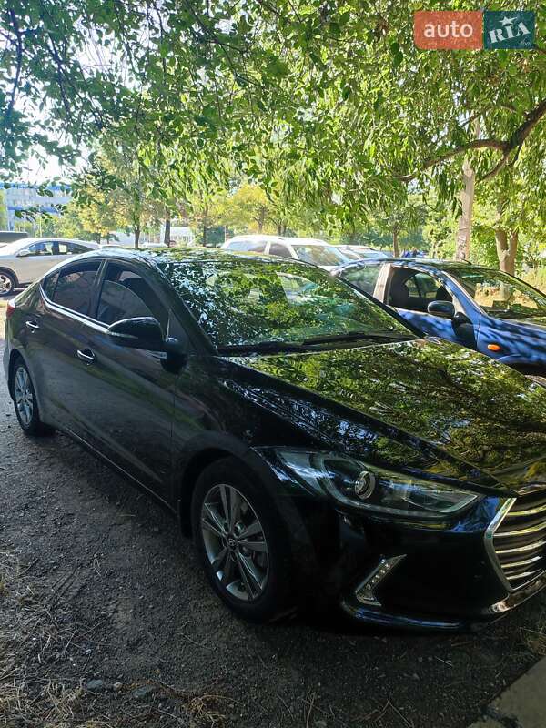 Седан Hyundai Elantra 2018 в Одессе Седан Hyundai Elantra 2018 в Одессе