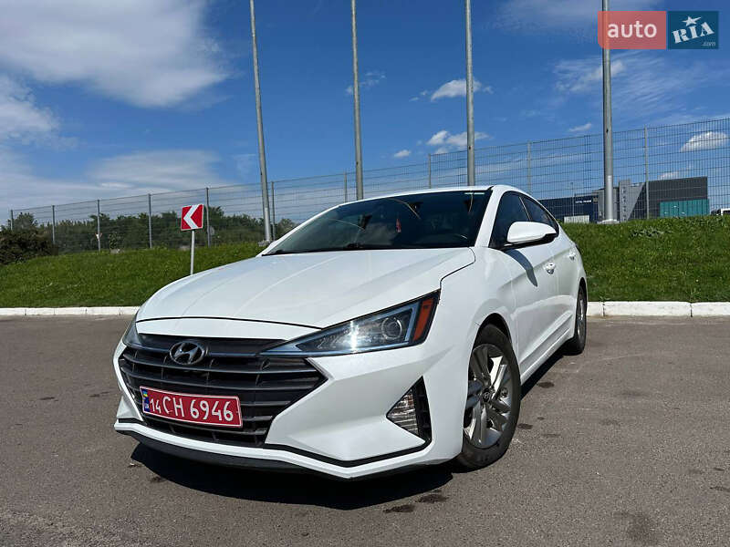 Седан Hyundai Elantra 2019 в Львове