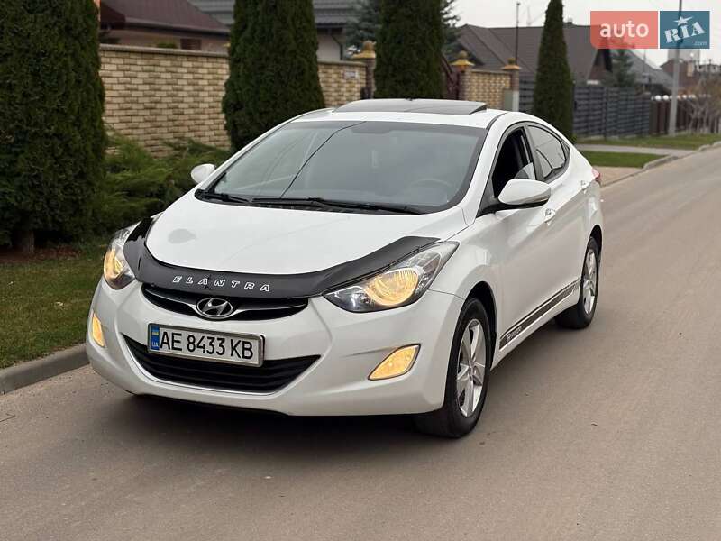 Седан Hyundai Elantra 2012 в Киеве
