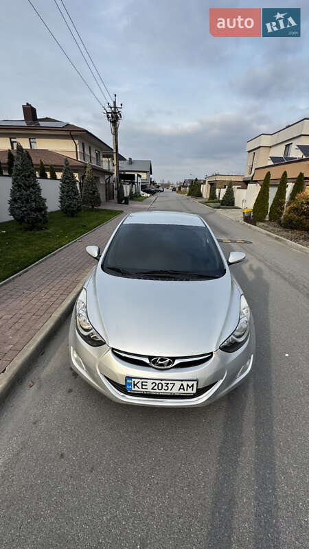 Седан Hyundai Elantra 2011 в Днепре