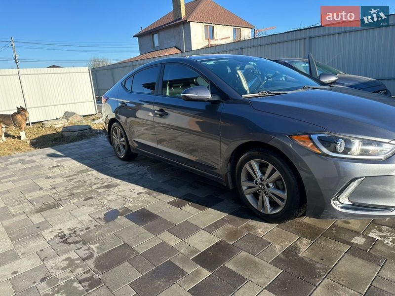 Седан Hyundai Elantra 2016 в Киеве