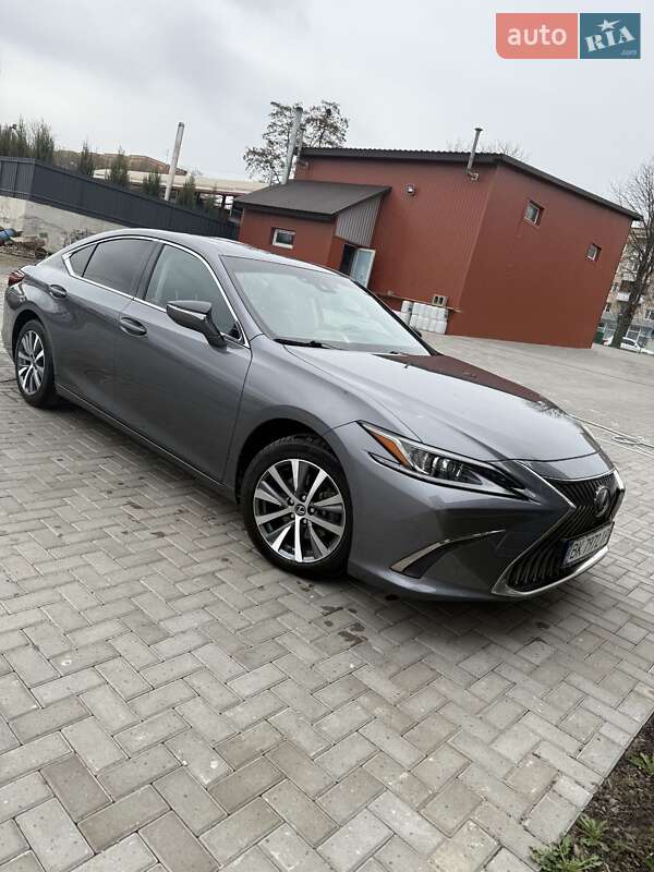 Седан Lexus ES 2020 в Ровно Седан Lexus ES 2020 в Ровно