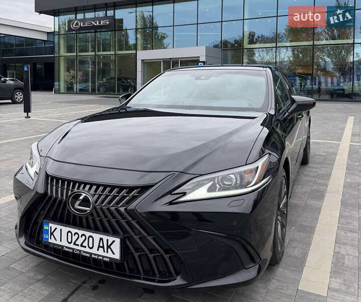 Седан Lexus ES 2023 в Днепре Седан Lexus ES 2023 в Днепре