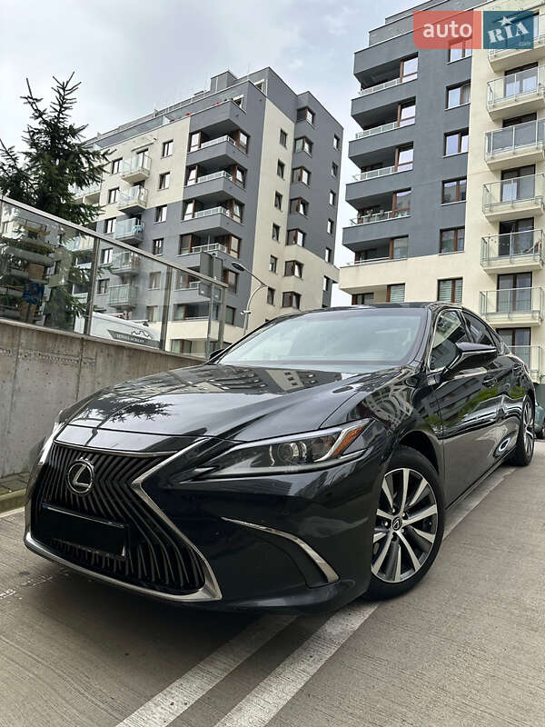 Седан Lexus ES 2018 в Луцке Седан Lexus ES 2018 в Луцке
