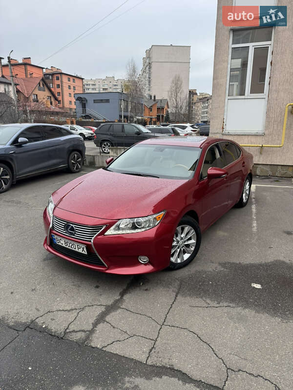 Седан Lexus ES 2013 в Софиевской Борщаговке Седан Lexus ES 2013 в Софиевской Борщаговке